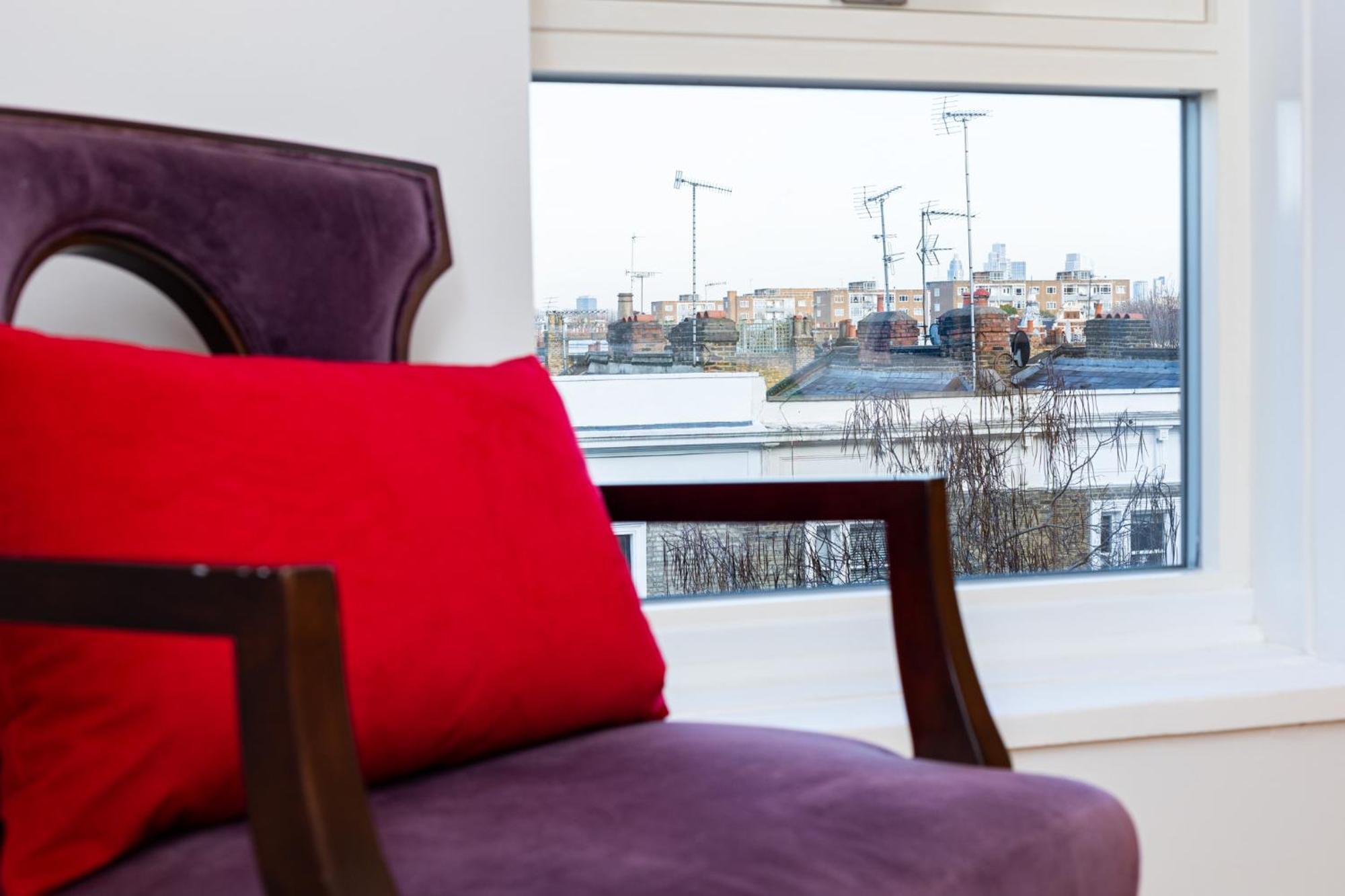Immense Gorgeous 2br Wbalcony & Office In Chelsea * Londra