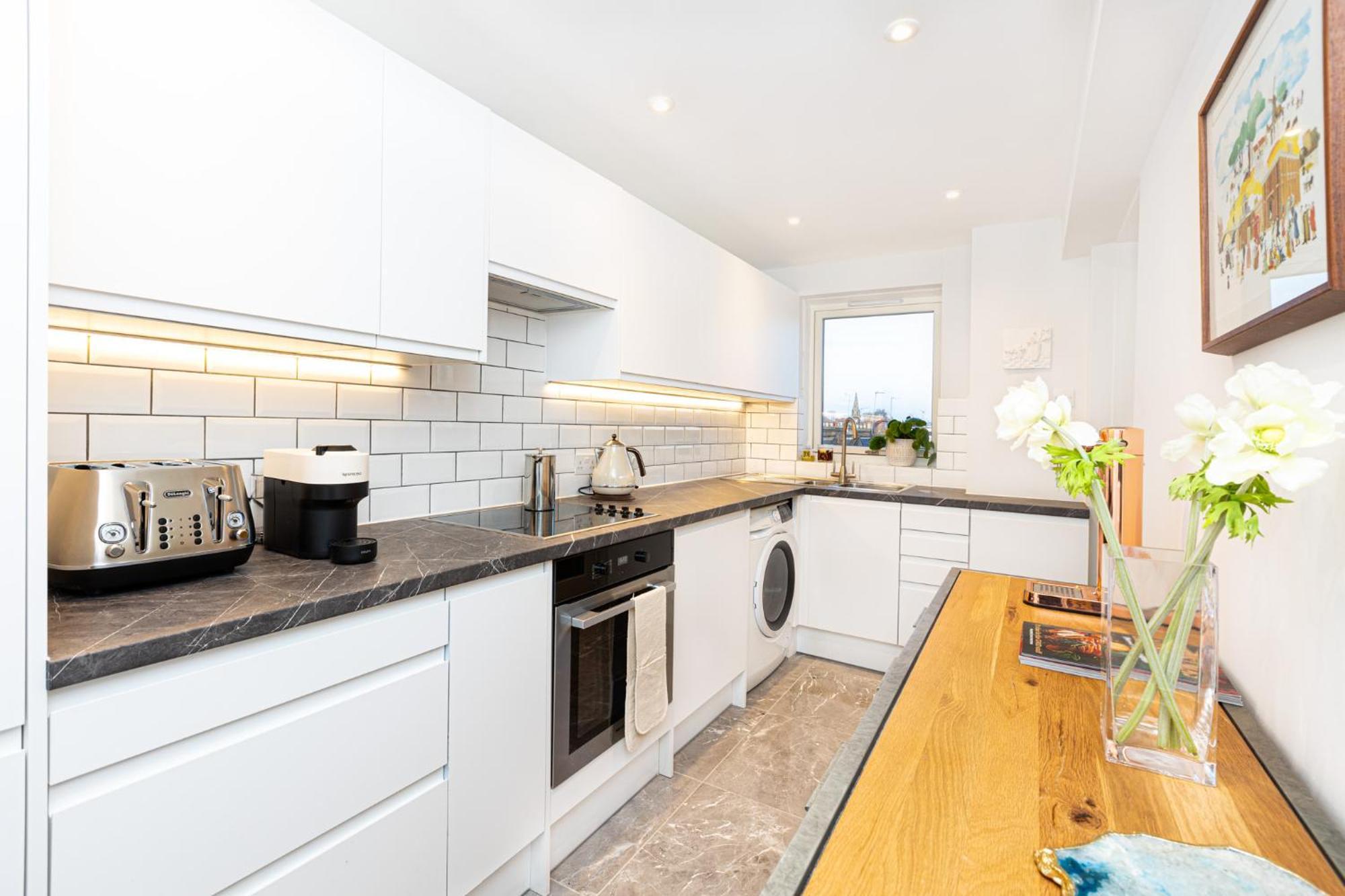 Appartamento Immense Gorgeous 2br Wbalcony & Office In Chelsea