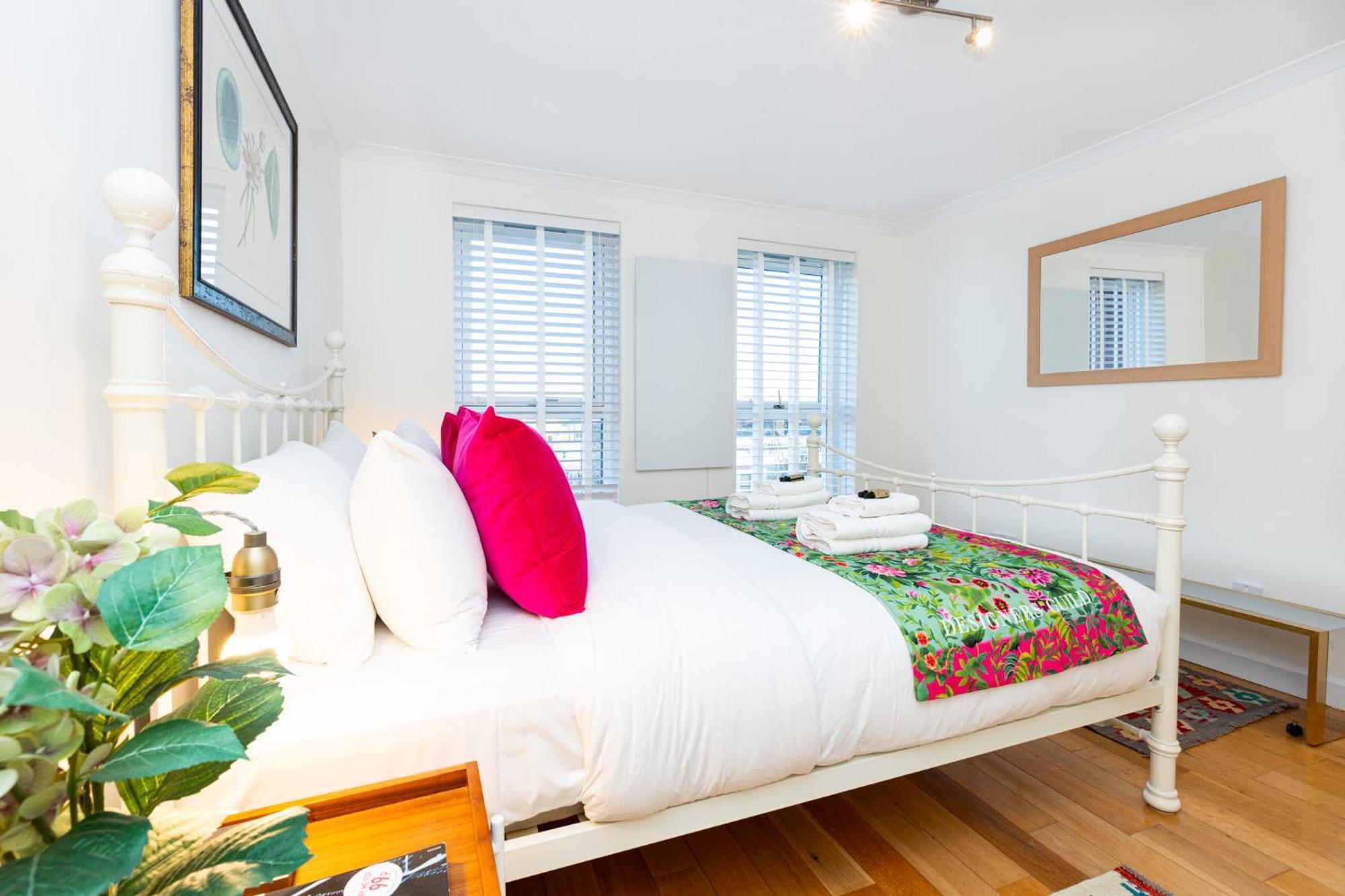 Immense Gorgeous 2br Wbalcony & Office In Chelsea Appartamento *