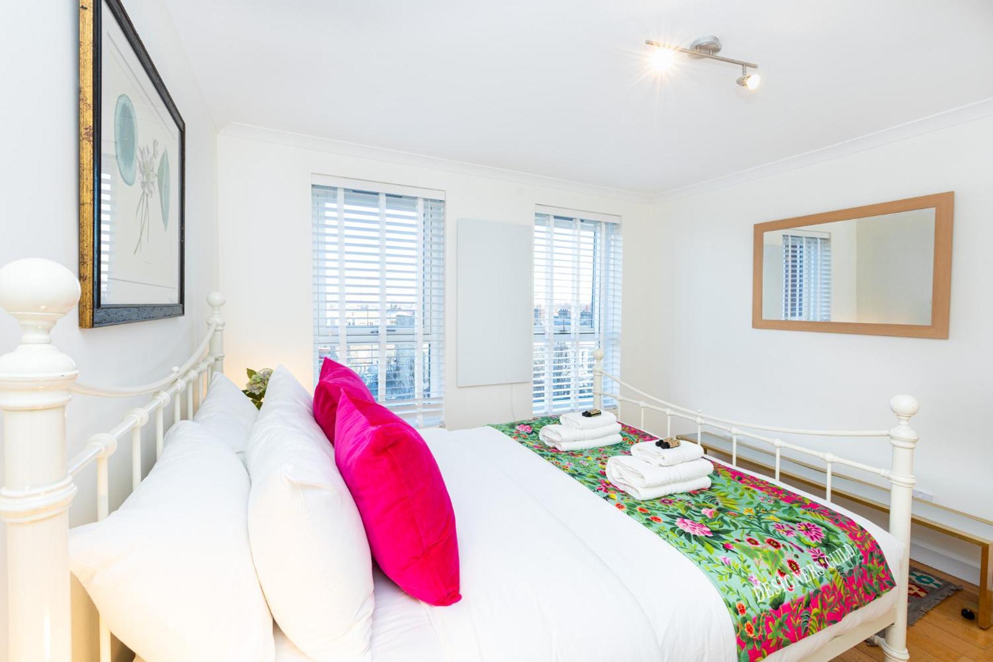 Immense Gorgeous 2br Wbalcony & Office In Chelsea Appartamento *