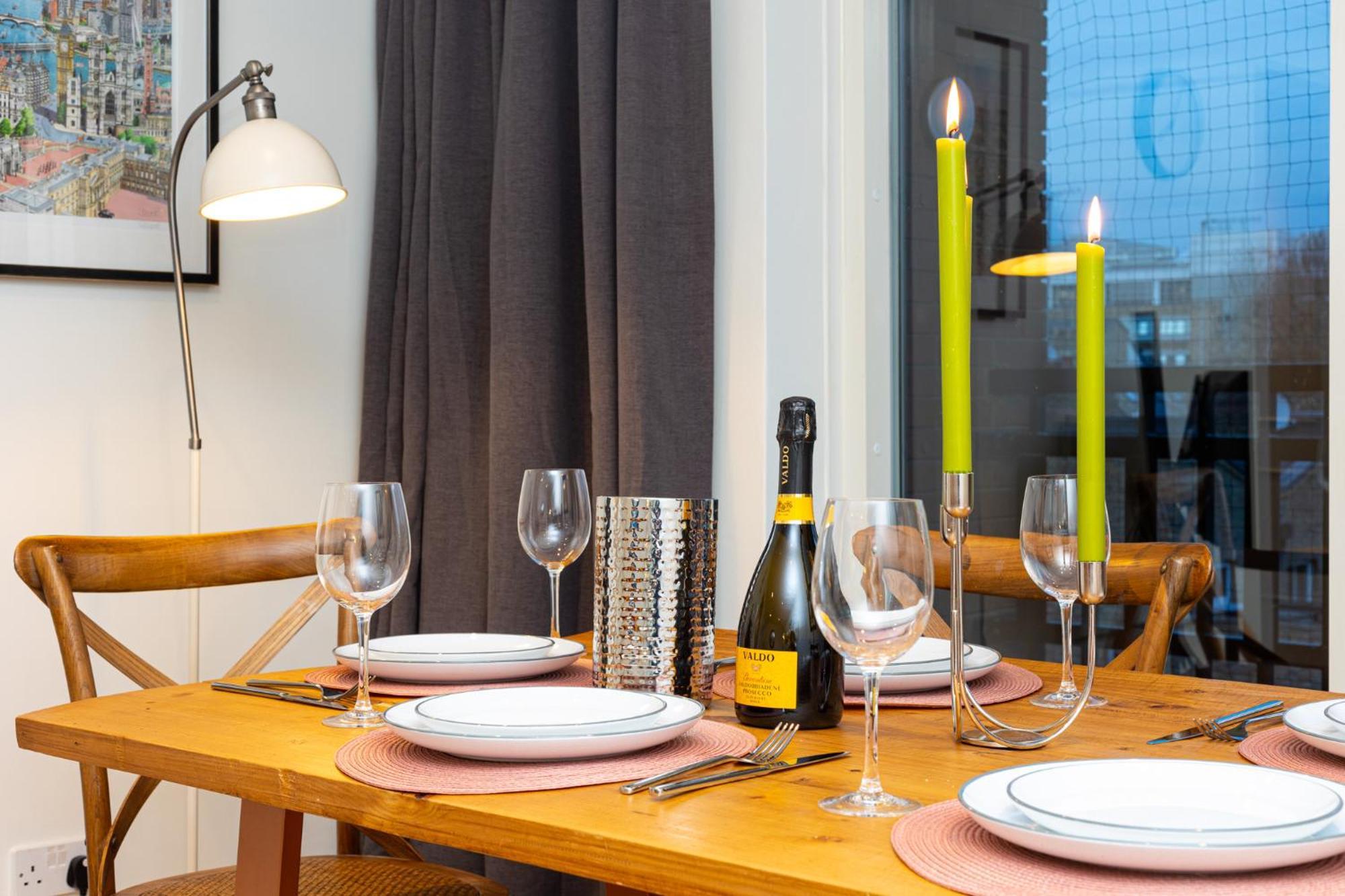Immense Gorgeous 2br Wbalcony & Office In Chelsea Appartamento