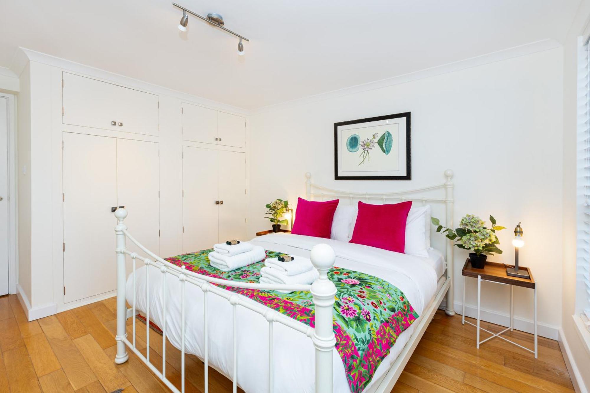 Immense Gorgeous 2br Wbalcony & Office In Chelsea Appartamento *